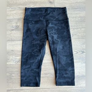 Lululemon Black Camouflage Cropped Leggings